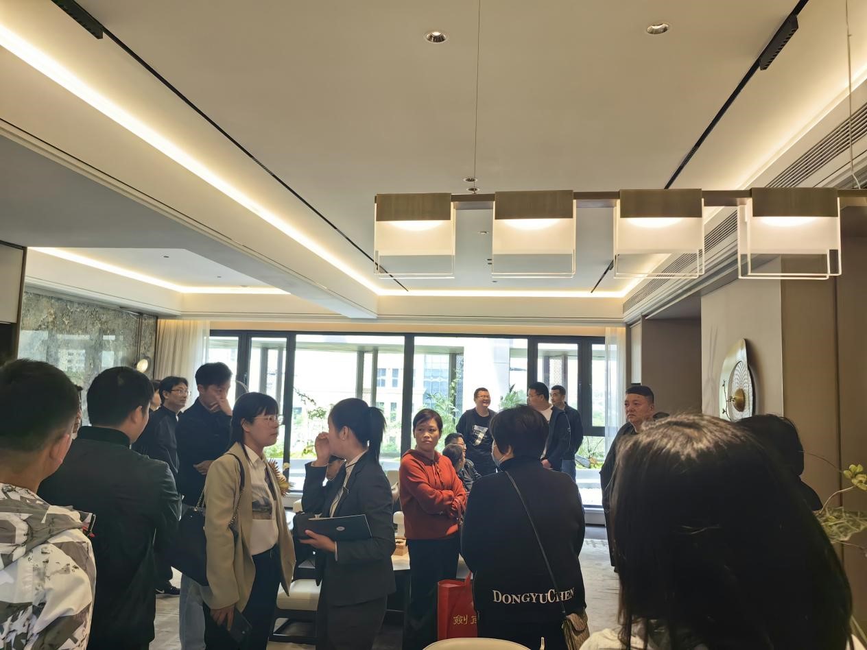 学校官宣落地，合肥五一人气王，政务旁，150万起三房两卫，220万起低密洋房！读合肥十大名校之一西园小学！