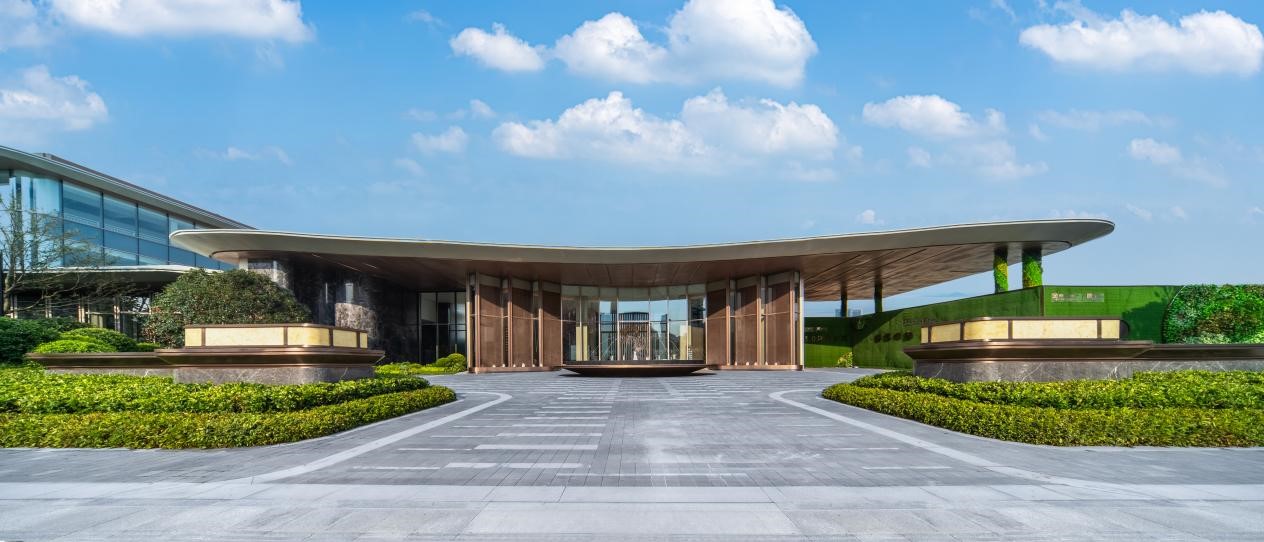 观山嶺湖又迎大事件！家门口名校教学楼正式封顶！