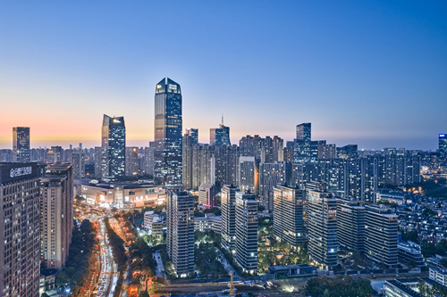 知名主持人打卡合肥豪宅，伟星T10上新再出圈！